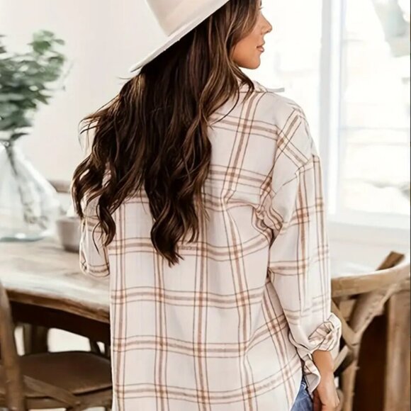 NWOT Plaid Button-Up Shirt Jacket – Lightweight Spring/Fall Layer Size Small - Picture 2 of 4